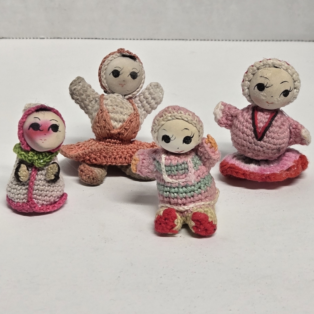 Vntg Amigurumi Crochet Doll Set of 4 Approx. 1 3/4"X1 1/2" to 2 3/4"X2"